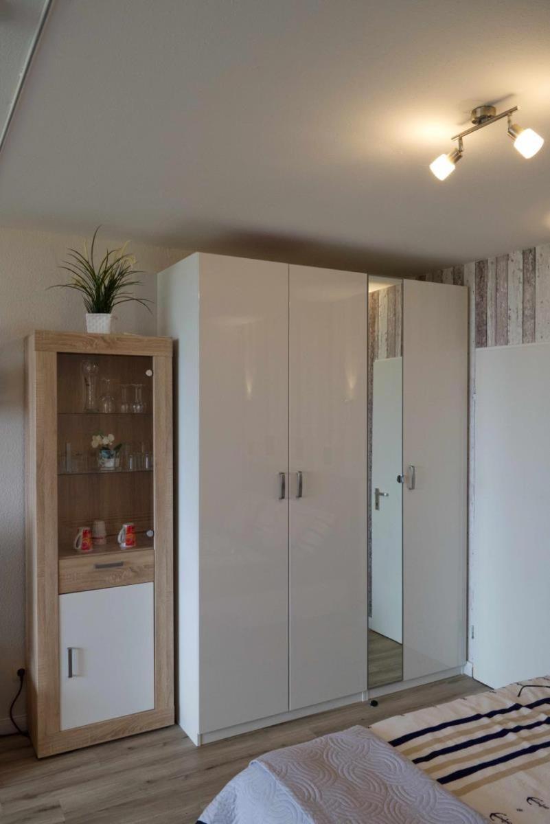 Inselblume 80 - Gemuetliche Ferienwohnung, Blick Auf Die Fehmarnsundbruecke Burgtiefe auf Fehmarn Eksteriør billede